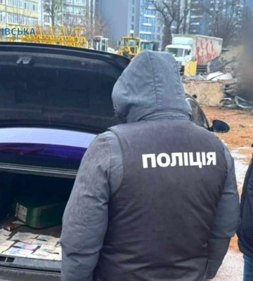За хабар здавав у незаконну оренду спецтехінку - на Прикарпатті судитимуть посадовця облавтодору