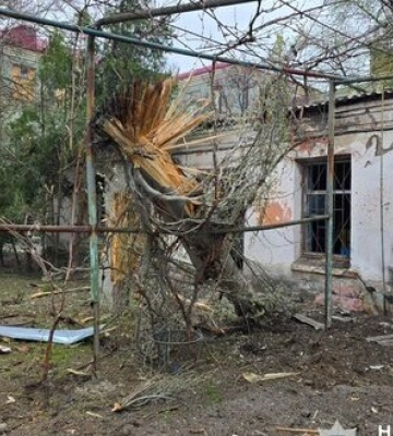 Доба на Херсонщині: двоє людей загинуло та п’ять поранено, пошкоджені житлові будинки, медичний і навчальний заклади.&amp;hellip;