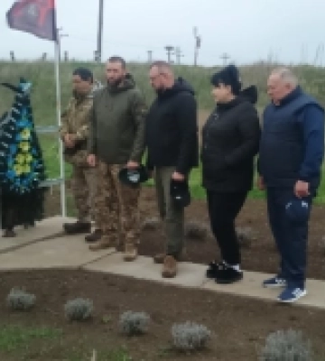 У Високопіллі вшанували військових, які  загинули при спробі визволення селища