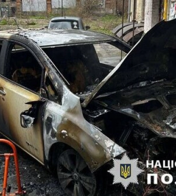 Затримано зловмисника, який підпалив автівку біля м. &quot;Олімпійська&quot; у Києві, - Нацполіція. ФОТО