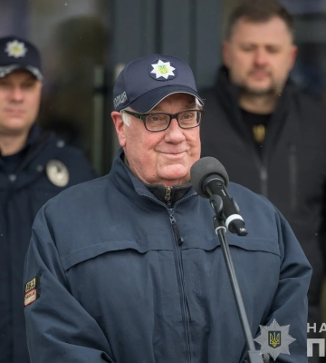 Зруйнували росіяни: за сприяння Говарда Баффета на Київщині відкрили нове відділення поліції