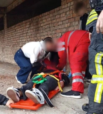 У Дніпрі підліток впала з покинутої недобудови: її госпіталізували