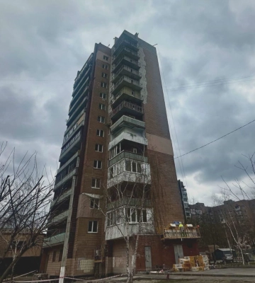 На каком этапе восстановления многоэтажки в Харькове, куда попал БпЛА 