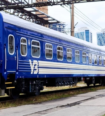 На пікові дати великодніх подорожей призначено регіональний поїзд Чернівці – Львів. Графік