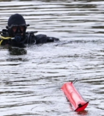 Миколаївські водолази розміновують місцеві водойми
