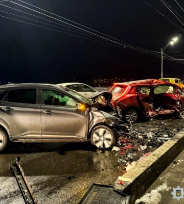 Внаслідок ДТП у Рівному травмувалися троє осіб