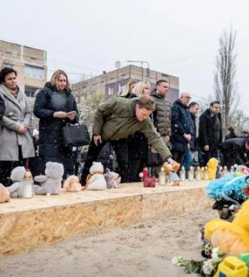 Место российского удара в Кривом Роге посетили 32 иностранных дипломата
