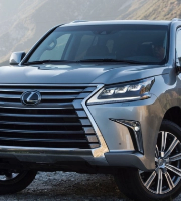 ВАКС конфіскував Lexus і 4 мільйони гривень у патрульного поліцейського з Харкова