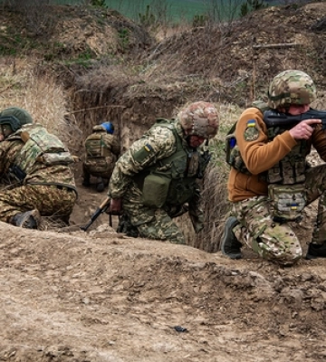 Волинські гвардійці відпрацьовують евакуацію поранених у «червоній зоні» 