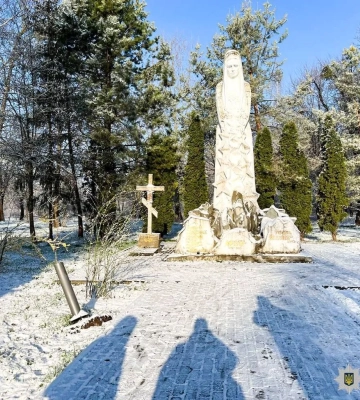 У Дубні двоє дітей пошкодили ліхтарі біля пам’ятнику загиблим в Афганістані