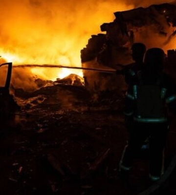 Нічна атака &quot;шахедів&quot; на Київ: двоє постраждалих, є руйнування. ФОТОрепортаж
