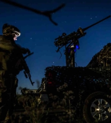 У повітряному просторі навколо Києва вночі було зафіксовано 30 ворожих БпЛА, - КМВА. ФОТО