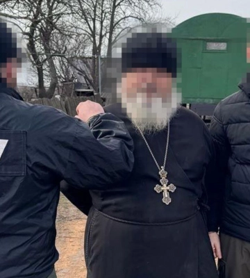 Затримали клірика УПЦ (МП), який погодився шпигувати для ФСБ на Донеччині в обмін на «евакуацію» його сім’ї до Росії