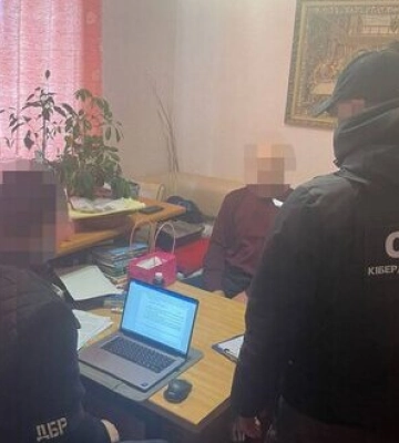 Привласнили держмайжна на понад 20 млн грн: підозрюють службовців &quot;Укрпрофтуру&quot; та Федерації профспілок. ФОТОрепортаж