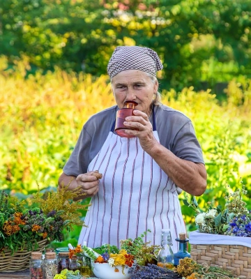 В Украине отменили спецразрешения на занятие народной медициной