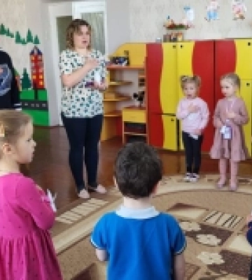 У дитсадках Ковеля щоранку вшановують хвилиною мовчання загиблих Героїв