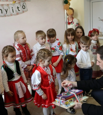 На Ужгородщині за підтримки Угорщини збудували новий дитячий садок