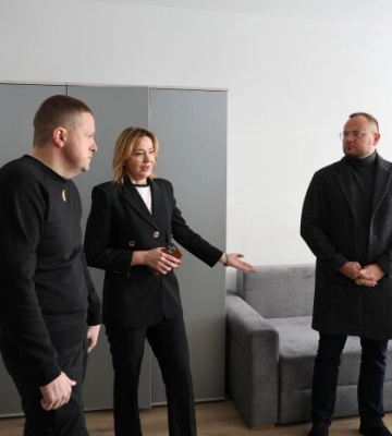Мер міста та голова ОВА відвідали гуртожиток для внутрішньо переміщених осіб у Луцьку Мер міста та голова ОВА відвідали гуртожиток для внутрішньо переміщених осіб у Луцьку