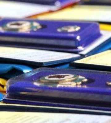 Родини загиблих воїнів отримали відзнаки "Захисник України – Герой міста Полтава". Родини загиблих воїнів отримали відзнаки "Захисник України – Герой міста Полтава".