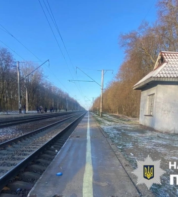 На Київщині пасажирський потяг на смерть збив людину - поліція розпочала розслідування