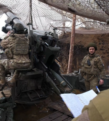 Армія, рятівники, церква, президент: кому найбільше довіряють українці під час війни