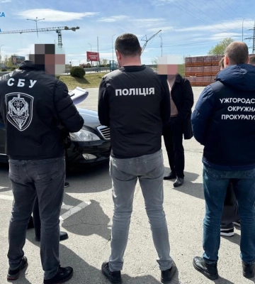 На Закарпатті СБУ викрила посадовця селищної ради: вимагав хабарі від підприємців