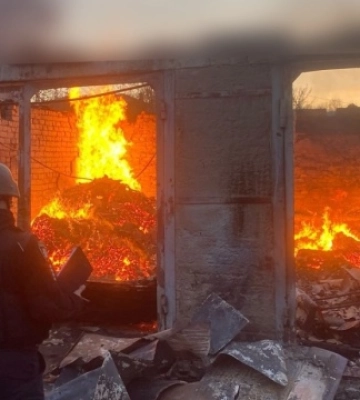 Внаслідок нічних обстрілів Харківщини сталися пожежі, постраждало троє людей