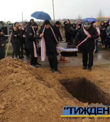 Тростянеччина попрощалася із загиблим захисником Олександром Зайцем Тростянеччина попрощалася із загиблим захисником Олександром Зайцем
