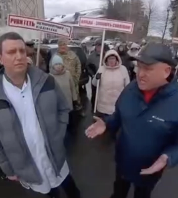 Гендиректор больницы в Житомирской области хотел закрыть неврологическое отделение: его бросили в мусорный бак (ВИДЕО)