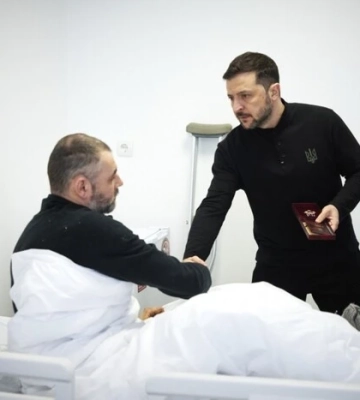 Зеленський відвідав поранених захисників, які виконували завдання на Донеччині та у Курській області