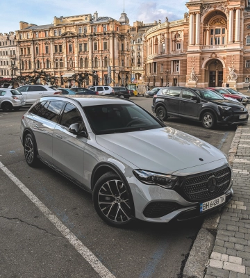 В Украине появился новейший внедорожный универсал Mercedes за 4 миллиона 