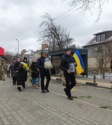 Відспівали у храмі, де він колись прислужував на богослужіннях: на Волині поховали 22-річного Героя Олександра Трельо
