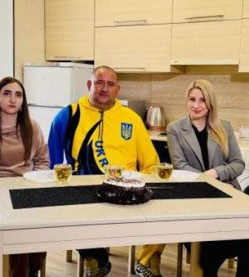 Оборонець Маріуполя, який втратив обидві руки, отримав власну квартиру у Миколаєві