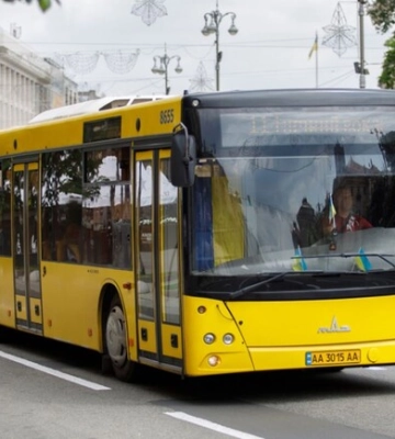 Низка автобусів змінює маршрут цими вихідними: схема руху