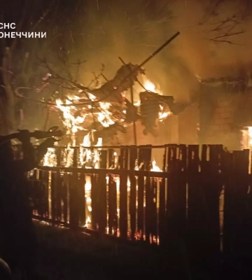 На Донеччині сильна побутова пожежа у приватному будинку забрала життя людини, - ДСНС