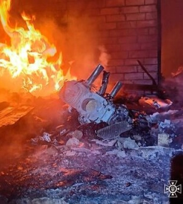 Ворог атакував Дніпро та область &quot;шахедами&quot;: пошкоджені ферма та будинки. ФОТОрепортаж