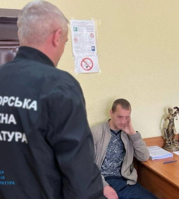 Цинічно видурили у матері зниклого воїна ЗСУ чималі гроші - на Одещині викрито шахраїв