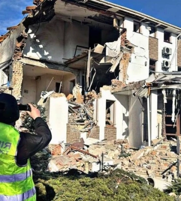 «Шахеди», КАБи і артилерія: на Харківщині внаслідок обстрілів пошкоджені будинок, гаражі та автомобілі