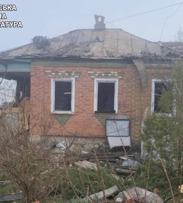 Росіяни вдарили по Харкову та передмістю: постраждали четверо людей