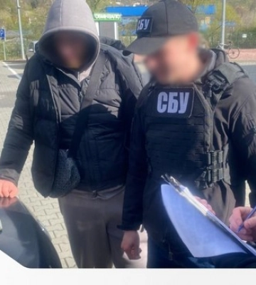 На Закарпатті затримали львів’янина, який намагався незаконно переправити ухилянта через офіційний пункт пропуску до Польщі