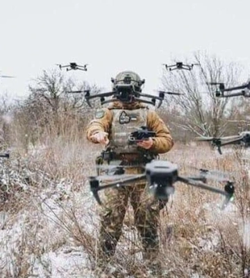 На Донбасі ЗСУ з допомогою «стіни дронів» відбили масований штурм росіян На Донбасі ЗСУ з допомогою «стіни дронів» відбили масований штурм росіян