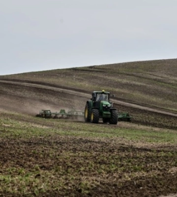 На Полтавщині завершили сівбу ранніх зернових та зернобобових