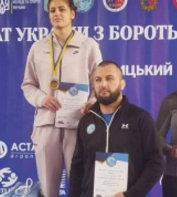 Херсонські борці здобули бронзові нагороди на національних змаганнях