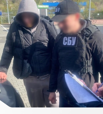 На Закарпатті затримали львів’янина, який намагався незаконно переправити ухилянта через офіційний пункт пропуску до Польщі
