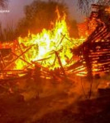 На Харківщині рятувальники загасили пожежу, яка виникла внаслідок обстрілу
