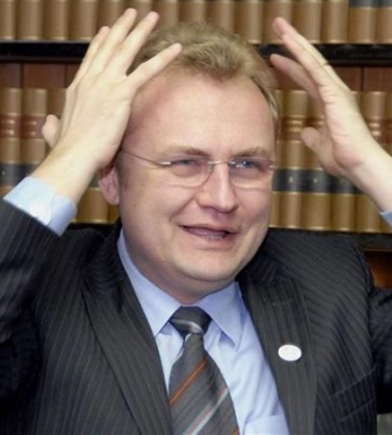 Садового та Кличка можуть позбавити можливості переобратися на посади мерів