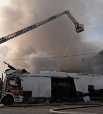 Рано вранці 12 квітня у Києві сталися пожежі внаслідок російської атаки