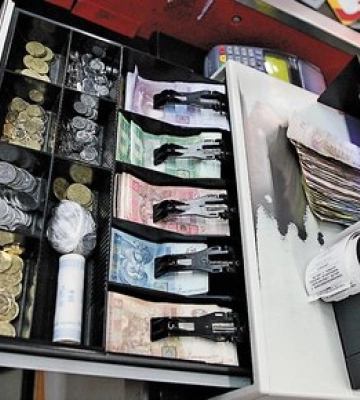На Волині покарали продавчиню «Аврори», яка привласнила гроші з каси