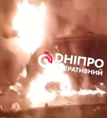 У Дніпрі на Івана Мазепи посеред проїзної частини горів Hyundai