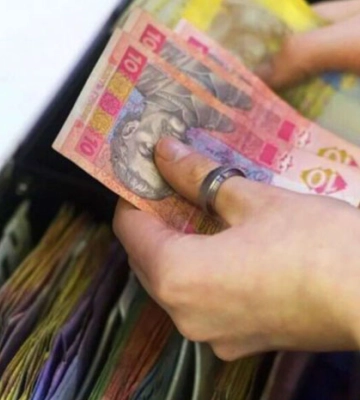 На Волині продавчиня магазину привласнила понад 26 тисяч гривень